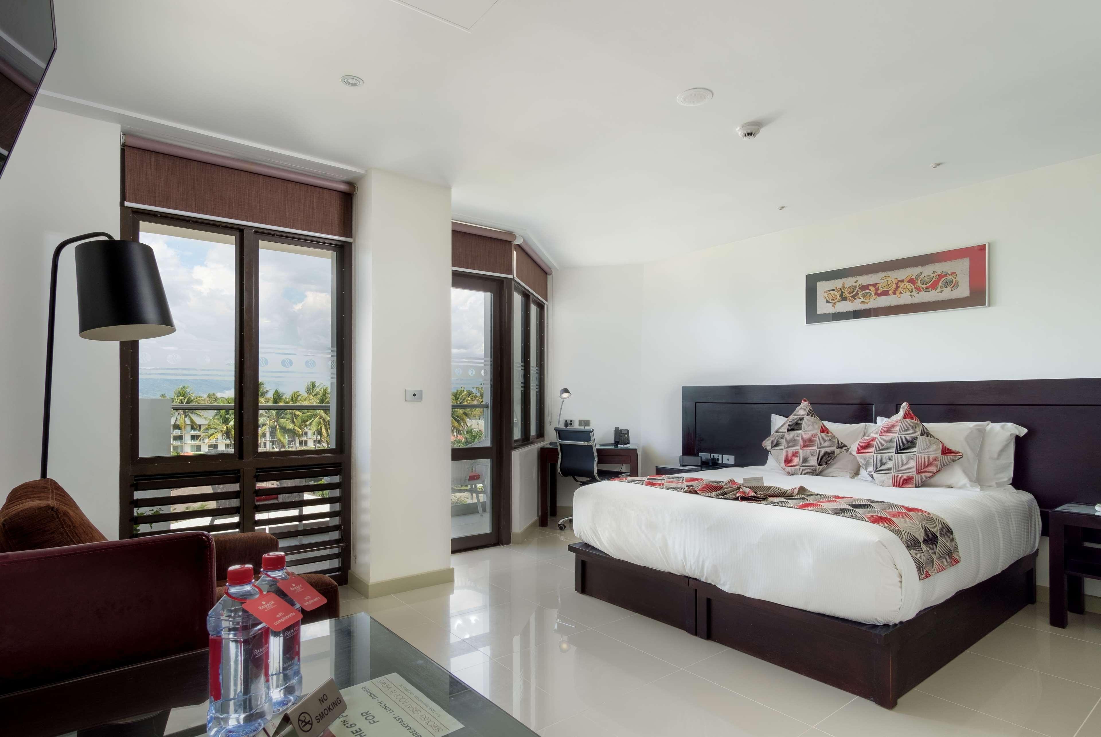 Ramada Suites By Wyndham Wailoaloa Beach Fiji Nadi Exteriör bild