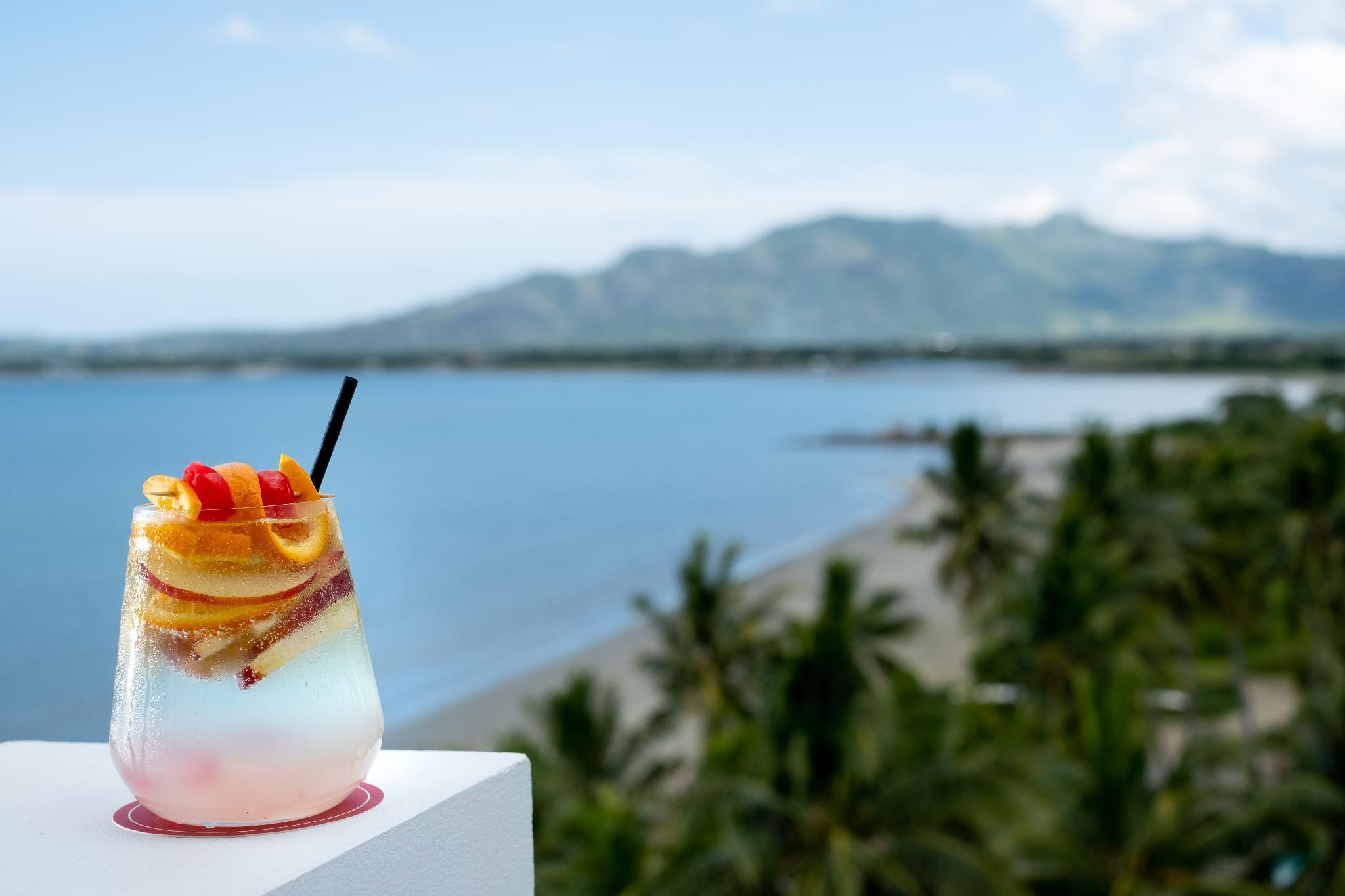 Ramada Suites By Wyndham Wailoaloa Beach Fiji Nadi Exteriör bild