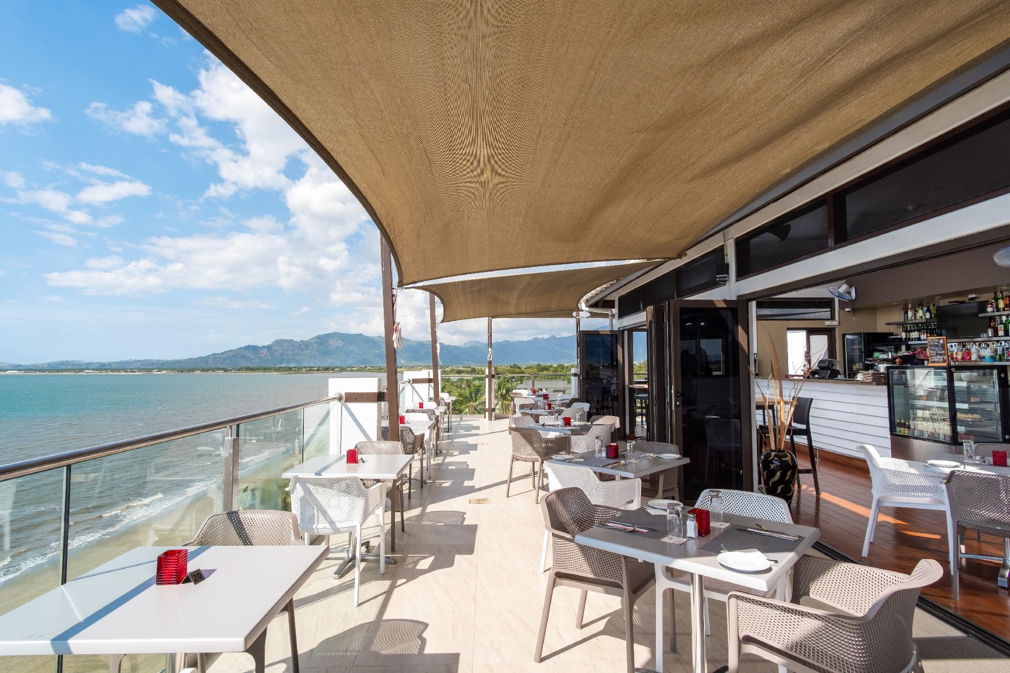 Ramada Suites By Wyndham Wailoaloa Beach Fiji Nadi Exteriör bild
