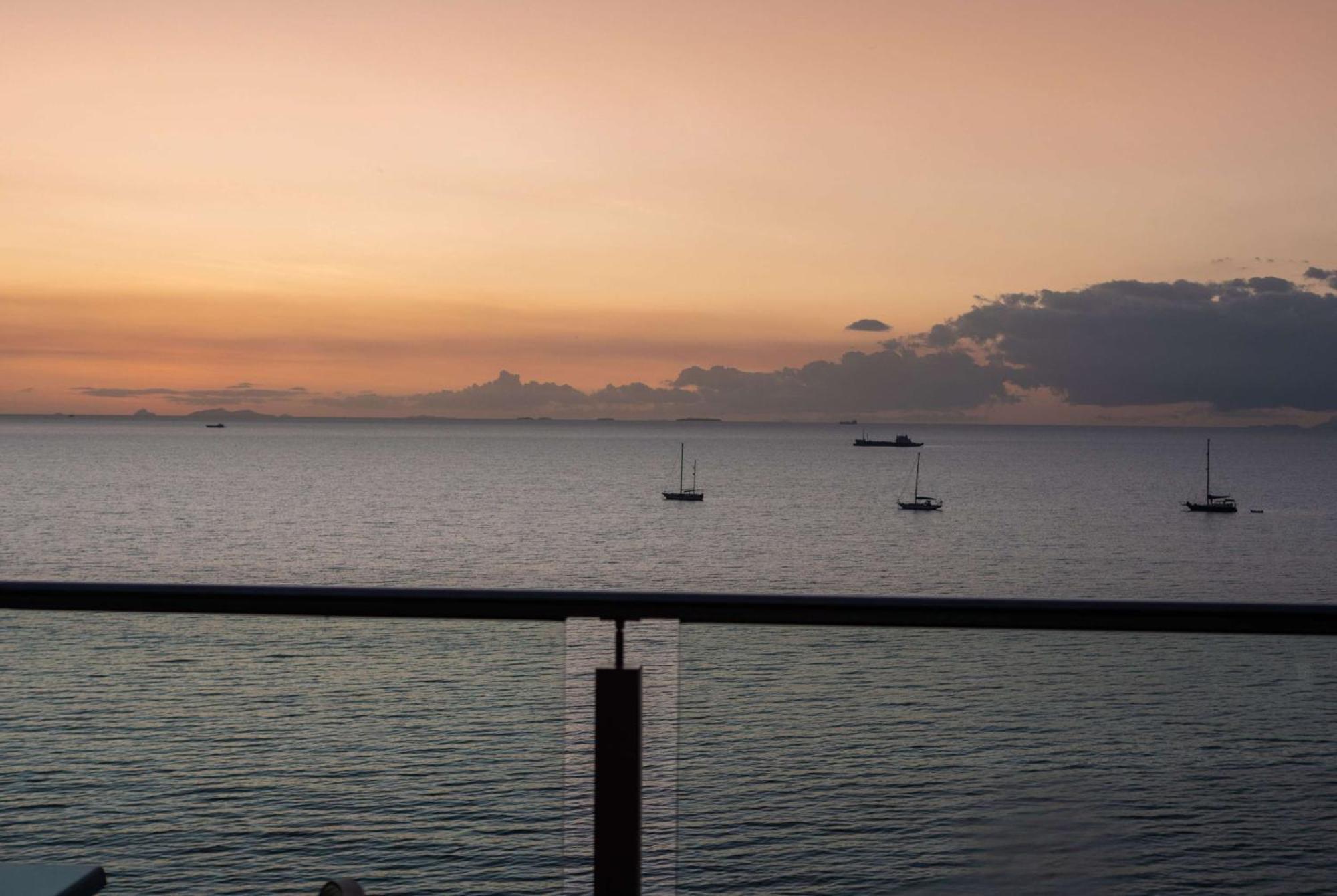 Ramada Suites By Wyndham Wailoaloa Beach Fiji Nadi Exteriör bild