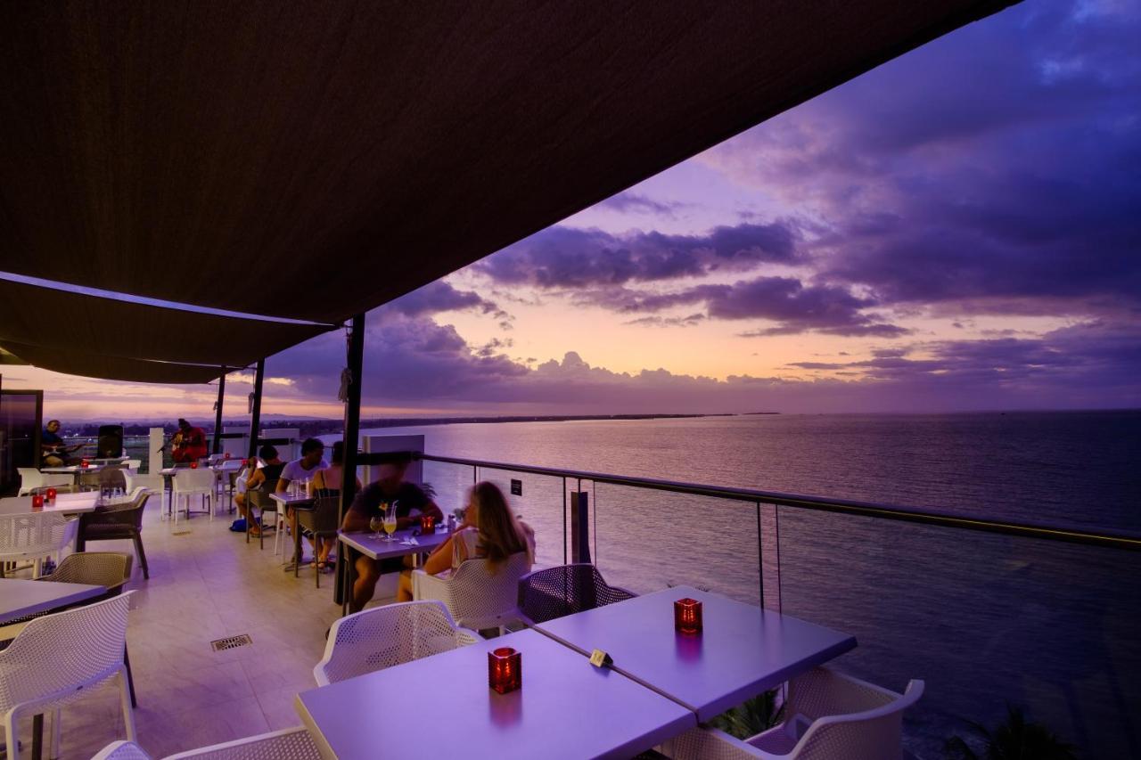 Ramada Suites By Wyndham Wailoaloa Beach Fiji Nadi Exteriör bild